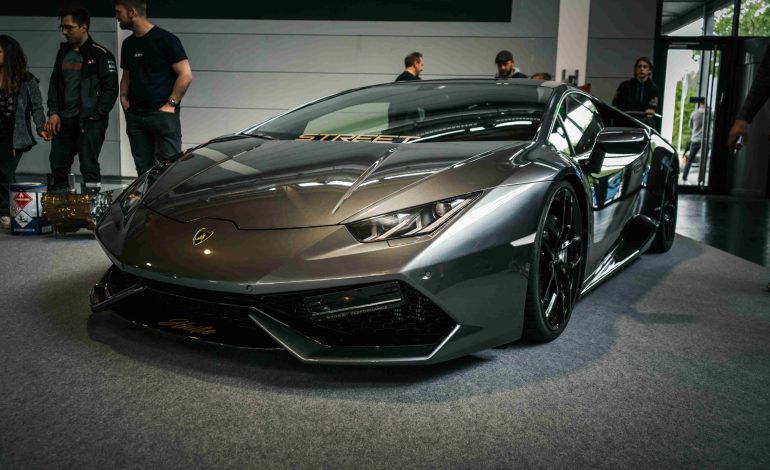 Explore Downtown Dubai with Ease Using Rent a Car Dubai Mall