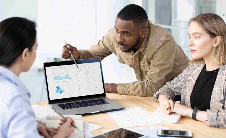 How PPC Management Dubai Boosts Growth for Restaurants and Hospitality Brands