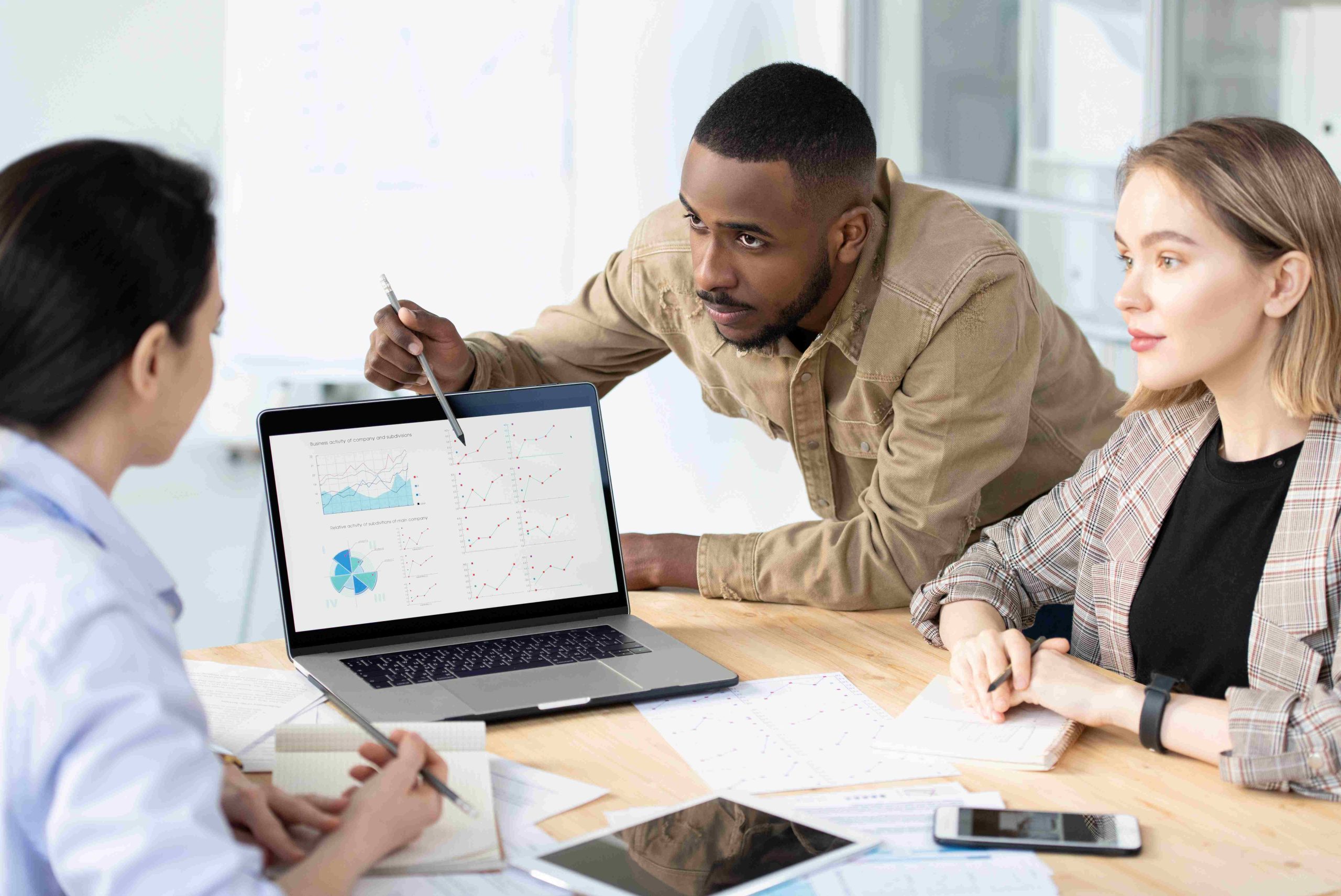 How PPC Management Dubai Boosts Growth for Restaurants and Hospitality Brands