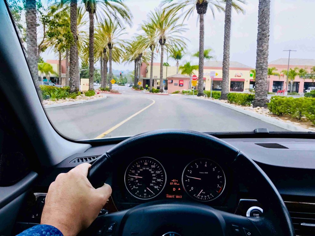 Explore Downtown Dubai with Ease Using Rent a Car Dubai Mall